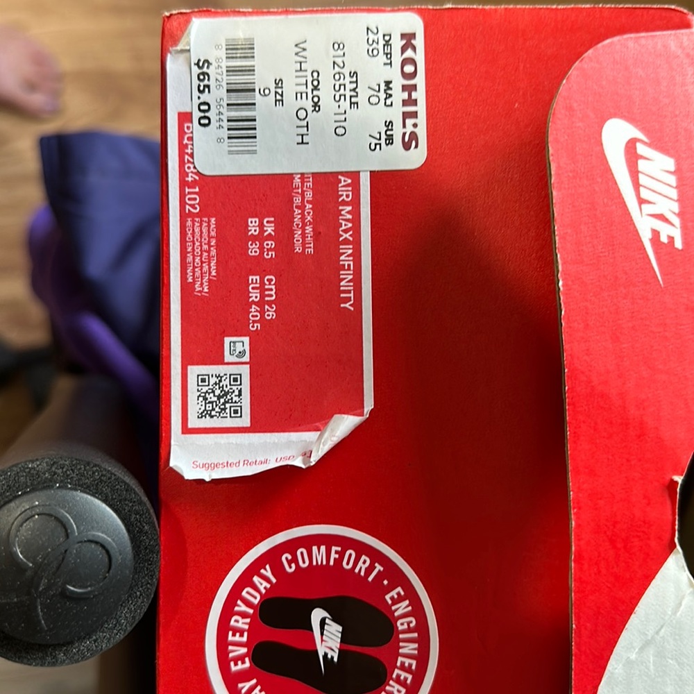 Nike shoes never been worn